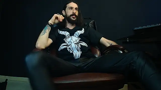Snapshot of AxelColton chatting on January 24, 2025, 11:15 am AxelColton online show from January 24, 2025, 11:15 am