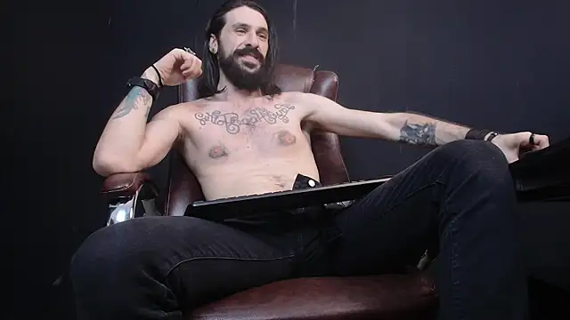 Snapshot of AxelColton chatting on February 15, 2025, 1:16 pm AxelColton online show from February 15, 2025, 1:16 pm