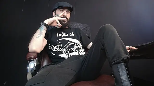 Snapshot of AxelColton chatting on February 25, 2025, 9:31 am AxelColton online show from February 25, 2025, 9:31 am