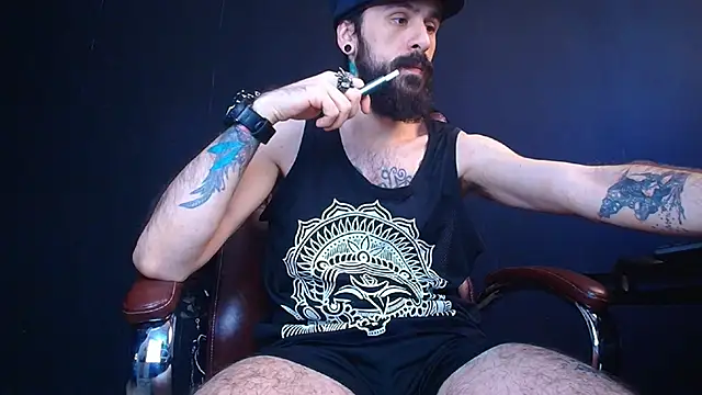 Snapshot of AxelColton chatting on March 9, 2025, 5:44 am AxelColton online show from March 9, 2025, 5:44 am