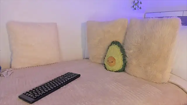 Alissonroses online show from March 7, 2025, 4:00 pm