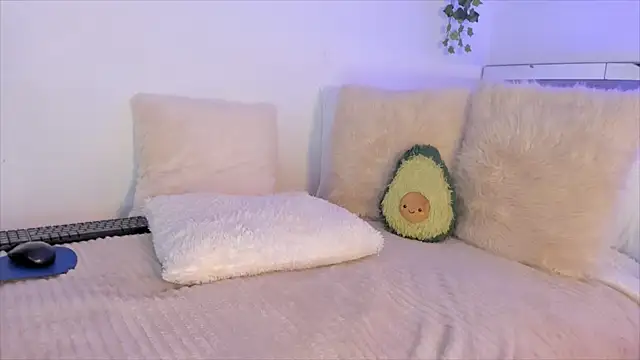 Alissonroses online show from March 15, 2025, 8:21 pm