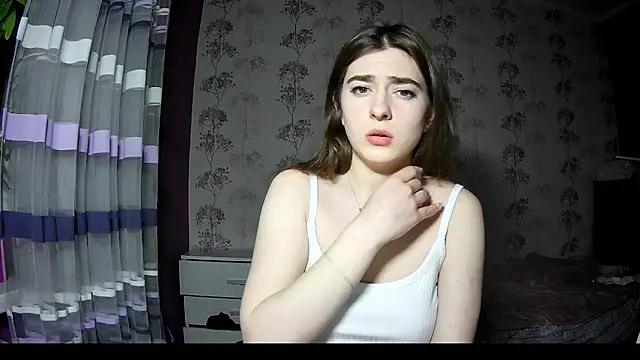 Snapshot of Sofiy_a chatting on February 12, 2025, 10:37 pm Sofiy a online show from February 12, 2025, 10:37 pm