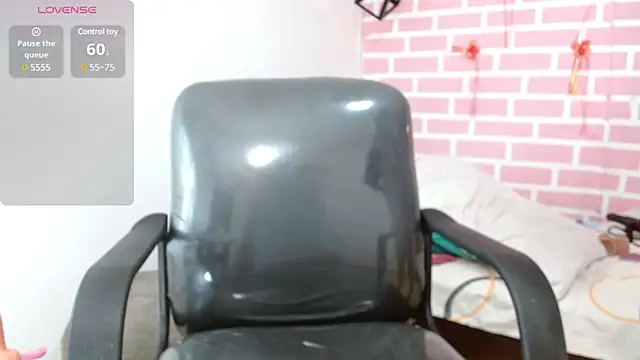 dani-lue online show from March 15, 2025, 4:21 pm