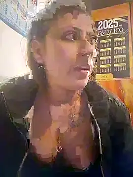 Snapshot of catalella14 chatting on March 6, 2025, 11:53 pm catalella14 online show from March 6, 2025, 11:53 pm
