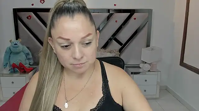 natalia5560 online show from October 26, 2025, 1:06 pm