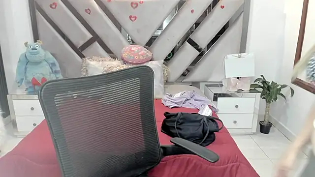 natalia5560 online show from November 13, 2025, 1:21 pm