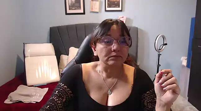 AngelRouss online show from February 25, 2025, 2:00 pm