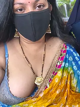 FlatVincy4 online show from September 29, 2025, 6:07 am