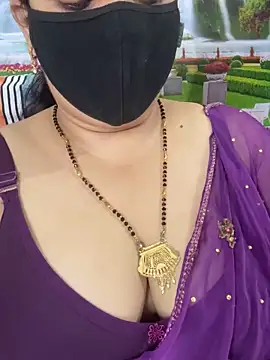 FlatVincy4 online show from October 19, 2025, 4:51 pm