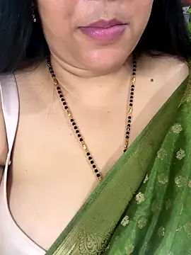 FlatVincy4 online show from November 2, 2025, 4:42 pm