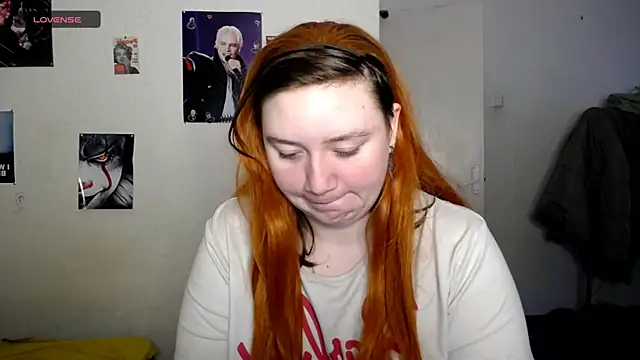 Snapshot of Bitchy_Lily chatting on January 13, 2025, 1:17 pm Bitchy Lily online show from January 13, 2025, 1:17 pm