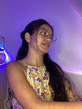 Snapshot of Rosita_forever_ chatting on February 8, 2025, 4:14 pm Rosita forever online show from February 8, 2025, 4:14 pm