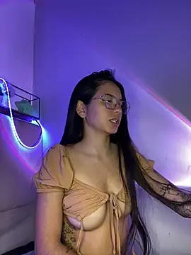 Snapshot of Rosita_forever_ chatting on February 17, 2025, 6:59 pm Rosita forever online show from February 17, 2025, 6:59 pm