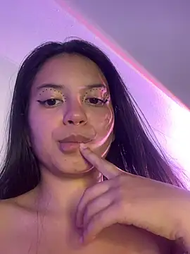 Snapshot of Rosita_forever_ chatting on February 20, 2025, 9:09 pm Rosita forever online show from February 20, 2025, 9:09 pm