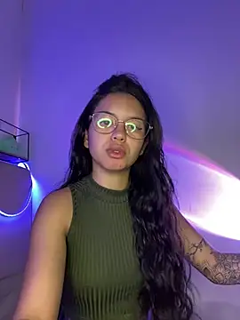 Snapshot of Rosita_forever_ chatting on February 24, 2025, 1:10 pm Rosita forever online show from February 24, 2025, 1:10 pm