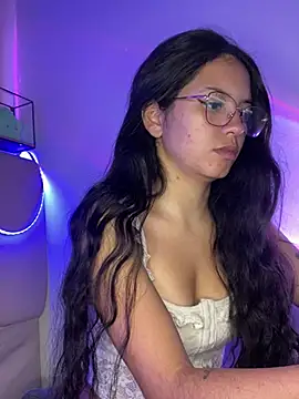 Snapshot of Rosita_forever_ chatting on February 25, 2025, 3:49 pm Rosita forever online show from February 25, 2025, 3:49 pm