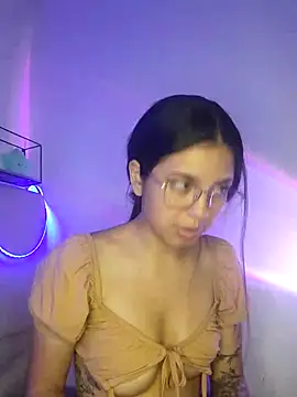 Snapshot of Rosita_forever_ chatting on March 1, 2025, 4:11 pm Rosita forever online show from March 1, 2025, 4:11 pm