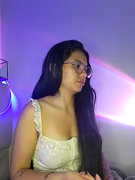 Snapshot of Rosita_forever_ chatting on March 5, 2025, 10:11 am Rosita forever online show from March 5, 2025, 10:11 am