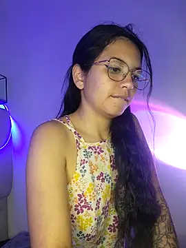 Snapshot of Rosita_forever_ chatting on March 6, 2025, 8:59 pm Rosita forever online show from March 6, 2025, 8:59 pm