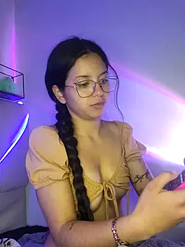 Snapshot of Rosita_forever_ chatting on March 8, 2025, 10:02 pm Rosita forever online show from March 8, 2025, 10:02 pm