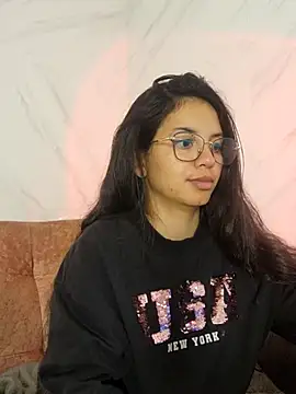 Snapshot of Rosita_forever_ chatting on March 12, 2025, 7:57 am Rosita forever online show from March 12, 2025, 7:57 am