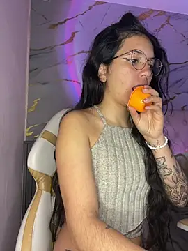 Snapshot of Rosita_forever_ chatting on September 16, 2025, 1:56 pm Rosita forever online show from September 16, 2025, 1:56 pm