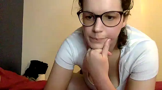 Snapshot of LolaGuess chatting on January 23, 2025, 6:45 pm LolaGuess online show from January 23, 2025, 6:45 pm