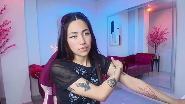 Leia queens online show from January 7, 2025, 11:26 am