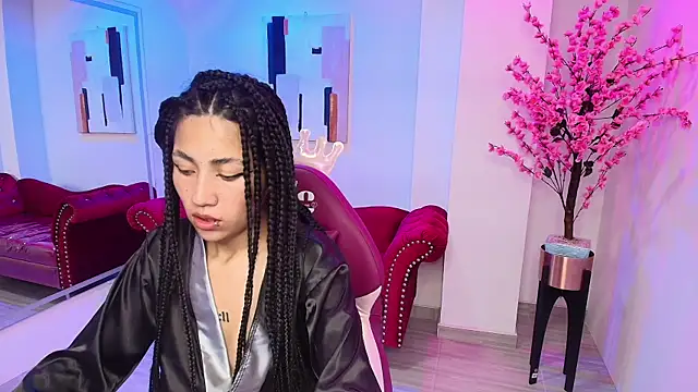 Leia queens online show from January 17, 2025, 5:19 pm