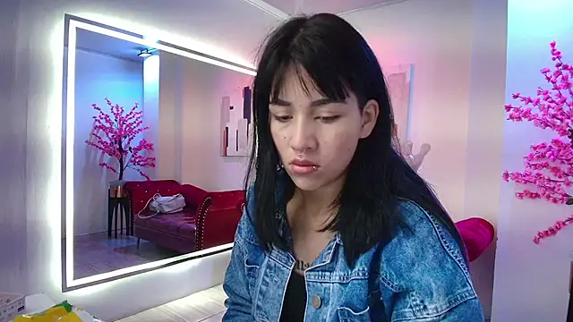 Leia queens online show from October 24, 2025, 11:39 am