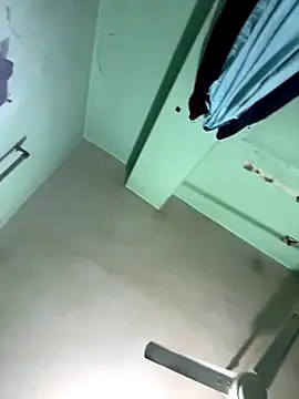 GildanK18 online show from December 3, 2025, 10:35 am