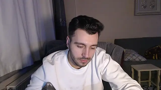 handsomeee04 online show from November 2, 2025, 4:31 pm