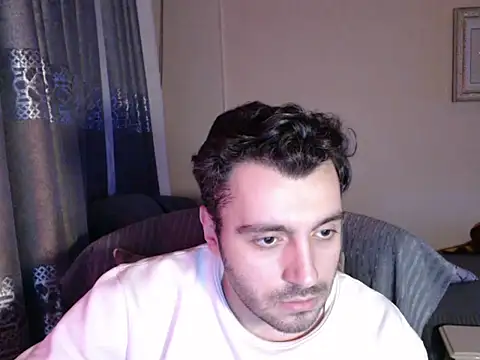 handsomeee04 online show from January 8, 2026, 10:34 pm