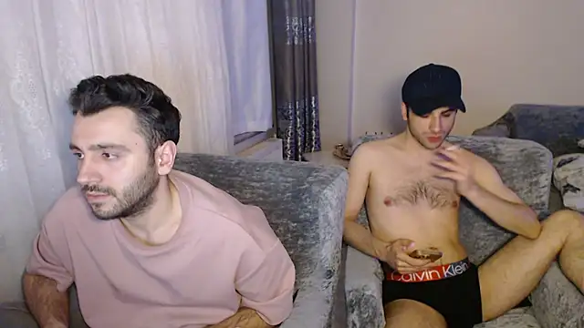 handsomeee04 online show from May 18, 2026, 11:10 pm