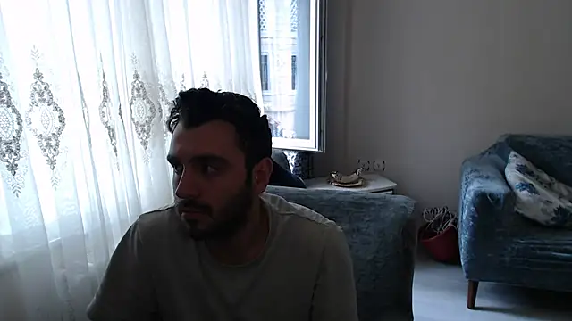 handsomeee04 online show from May 21, 2026, 12:45 pm