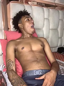 Snapshot of Boy_cock18 chatting on November 12, 2025, 1:17 am Boy cock18 online show from November 12, 2025, 1:17 am