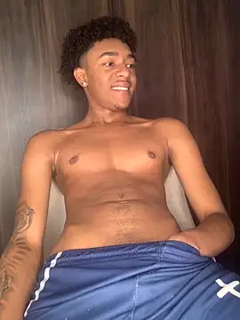 Boy cock18 online show from November 17, 2025, 7:41 pm