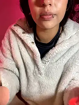 Snapshot of lauuraww chatting on October 14, 2025, 6:03 am lauuraww online show from October 14, 2025, 6:03 am