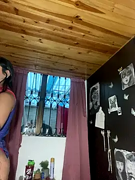 Snapshot of lauuraww chatting on November 15, 2025, 11:29 am lauuraww online show from November 15, 2025, 11:29 am