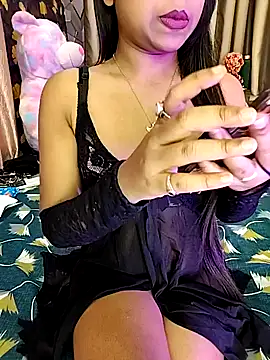 Little  Lia online show from November 18, 2025, 10:41 am