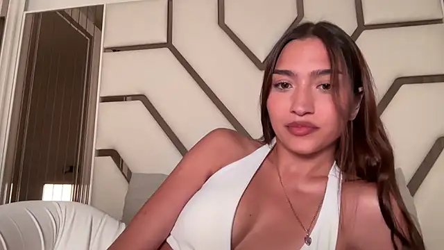 MilenaMilven online show from November 13, 2025, 7:24 pm