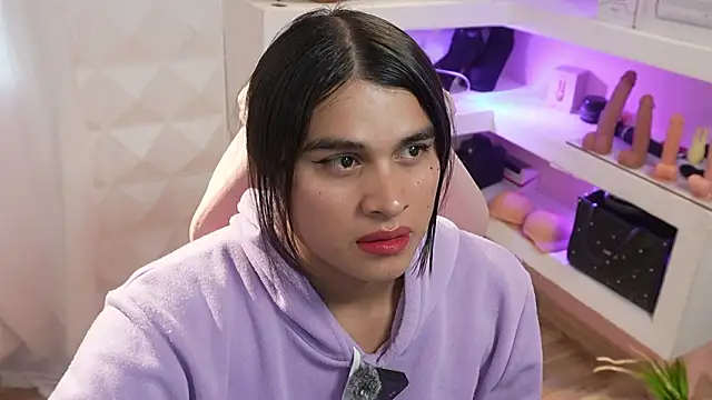 Mara-Bella online show from March 18, 2026, 8:34 pm