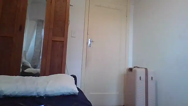 Snapshot of EROTIC_BARBIE28 chatting on November 28, 2025, 6:05 am EROTIC BARBIE28 online show from November 28, 2025, 6:05 am