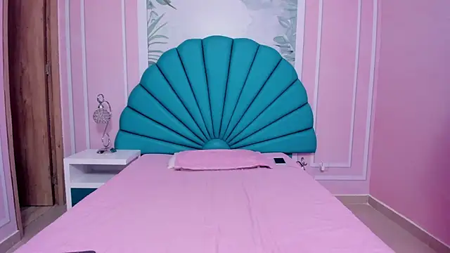 Snapshot of Daphne_Fox_ chatting on January 12, 2025, 11:28 am Daphne Fox online show from January 12, 2025, 11:28 am