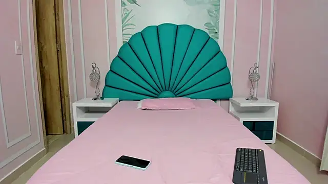 Snapshot of Daphne_Fox_ chatting on January 13, 2025, 11:19 am Daphne Fox online show from January 13, 2025, 11:19 am