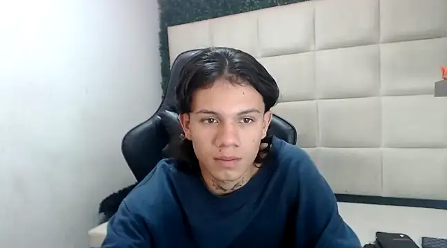 Snapshot of andy_dan18 chatting on January 24, 2025, 2:51 pm andy dan18 online show from January 24, 2025, 2:51 pm