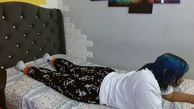 Snapshot of andy_dan18 chatting on October 2, 2025, 12:23 pm andy dan18 online show from October 2, 2025, 12:23 pm