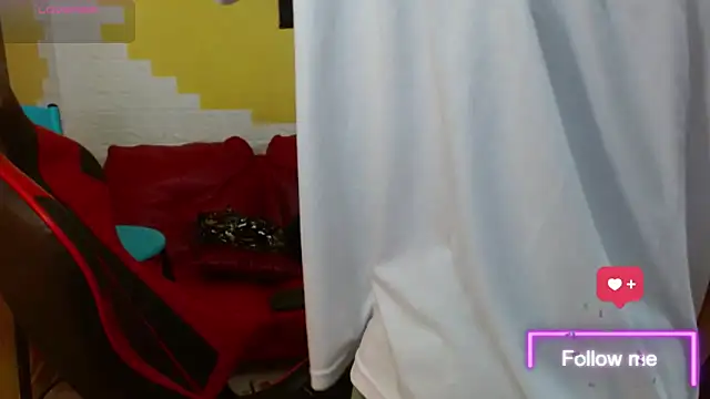 Snapshot of andy_dan18 chatting on October 25, 2025, 2:24 pm andy dan18 online show from October 25, 2025, 2:24 pm