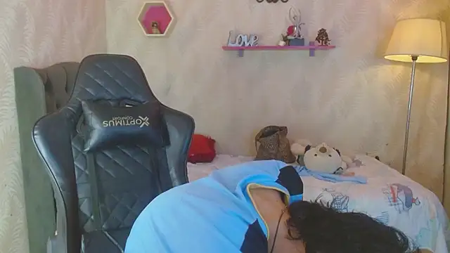 Snapshot of andy_dan18 chatting on November 11, 2025, 4:07 pm andy dan18 online show from November 11, 2025, 4:07 pm